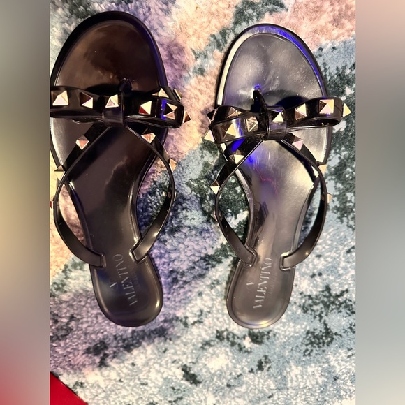 Valentino Garavani RUBBER ROCKSTUD THONG size 38 - Picture 6 of 10